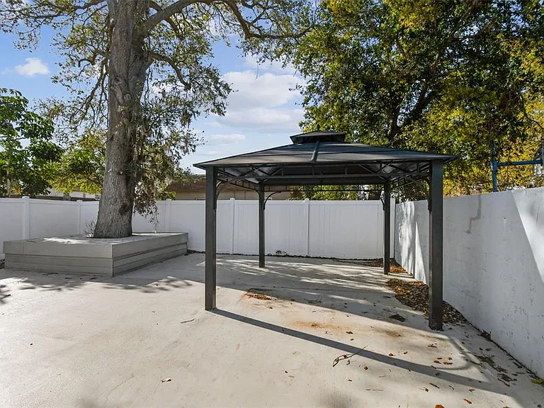12252 Eldon Dr — Photo 73
