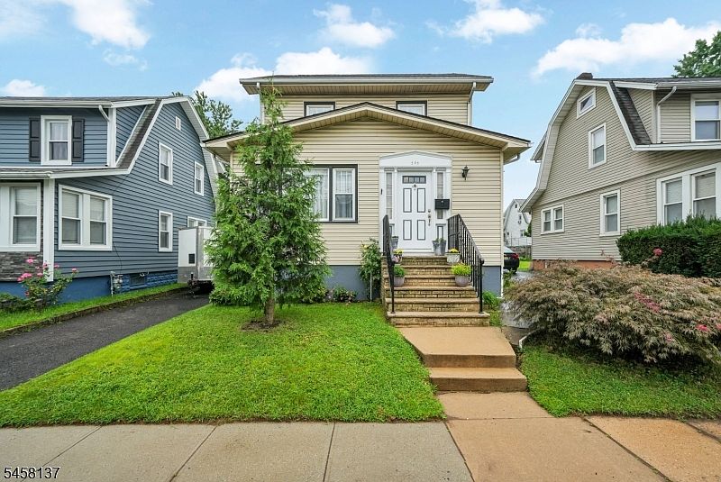1st image of 270 Crann St
