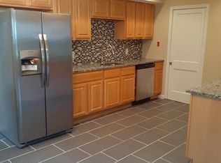 28 Onaway Pl, New Castle, DE 19720