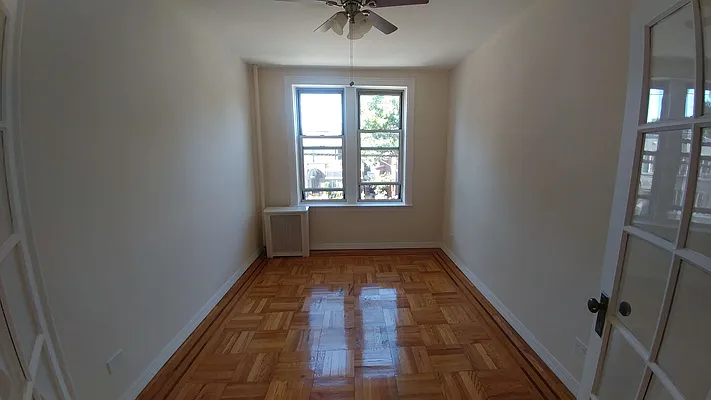 Rented by Halvatzis Realty | media 11