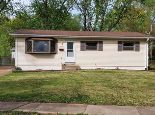 295 Dashwood Dr, Saint Louis, MO