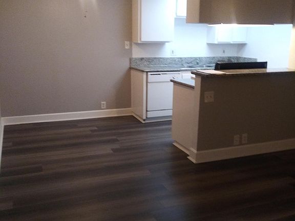 3rd image of 13308 Roselle Ave #5