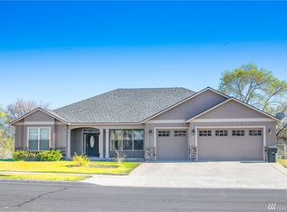 525 S Astor Loop NE, Moses Lake, WA 98837