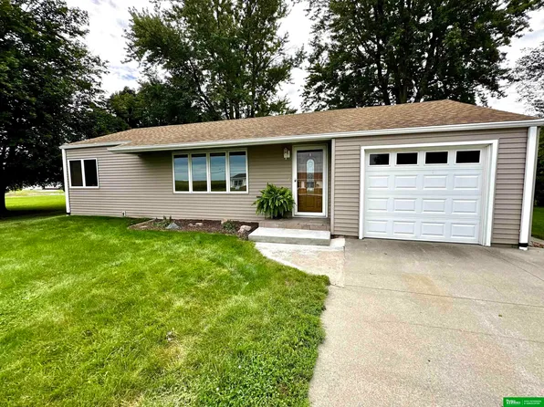 912 4th St, Beemer, NE 68716
