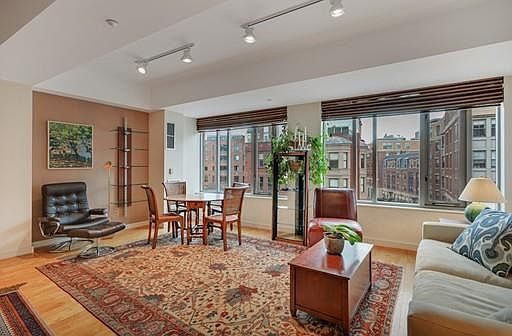2nd image of 1313 Washington St APT 406