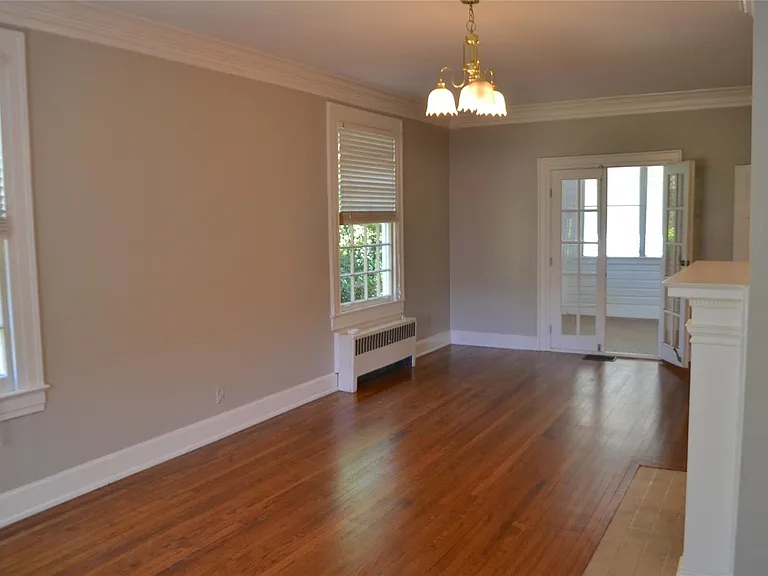 2435 E Cloverdale Park — Photo 24
