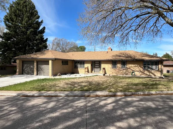 906 Primrose Dr, Ogallala, NE 69153