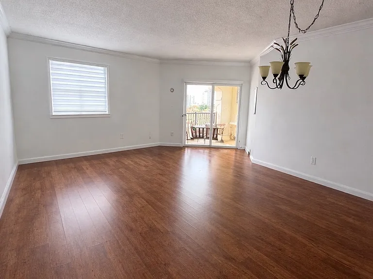 1627 SW 37th Ave #403 — Photo 12