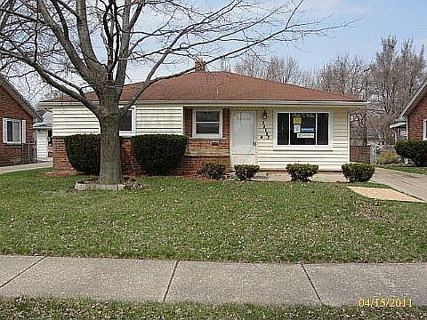 1st image of 24802 Pennie St