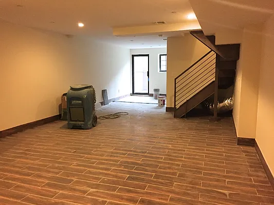 Rented by EXR | media 3