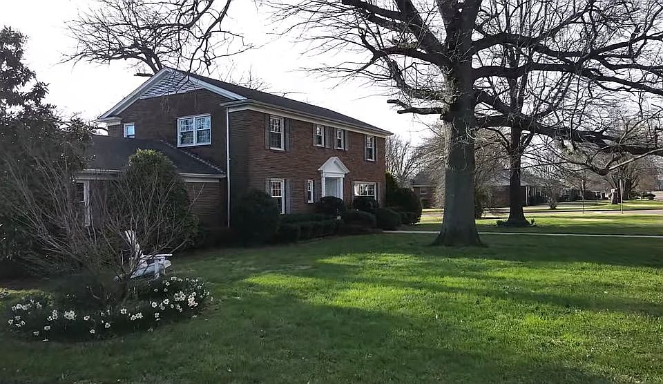 1st image of 1020 Russell St