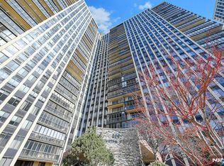 300 Winston Dr APT 919, Cliffside Park, NJ 07010