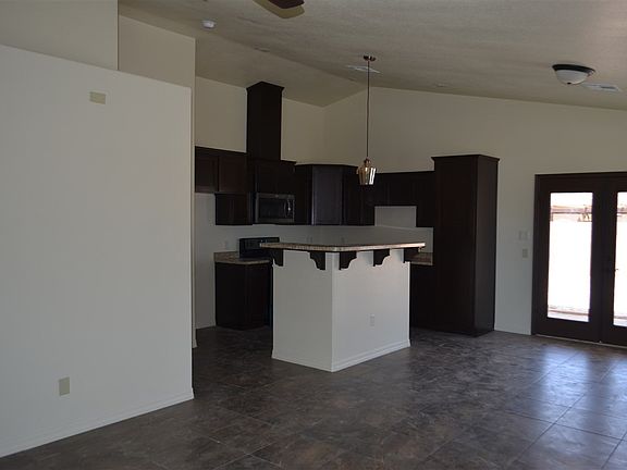 3rd image of 492 N Edna Lopez