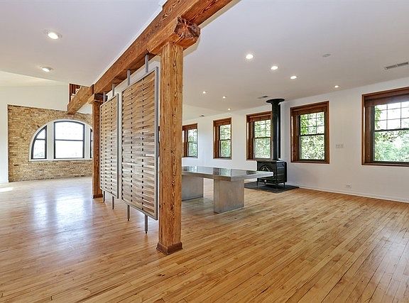 4th image of 4853 N Ravenswood Ave #3