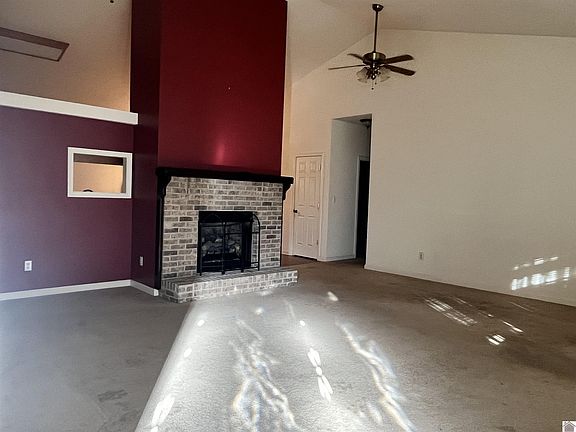5th image of 160 Chelsea Dr