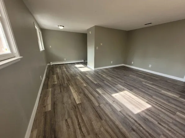 1130 W 39th St, Anderson, IN 46013