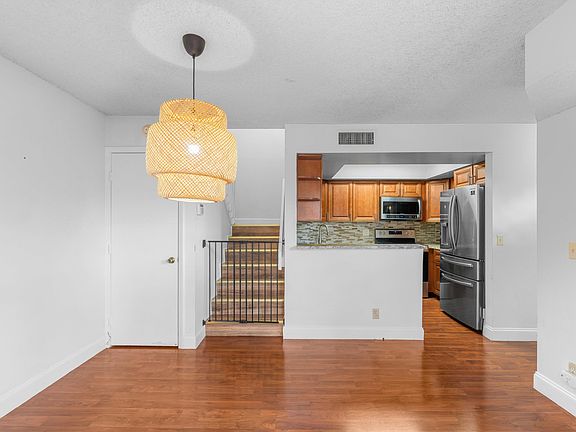 4th image of 4145 Village Drive #D