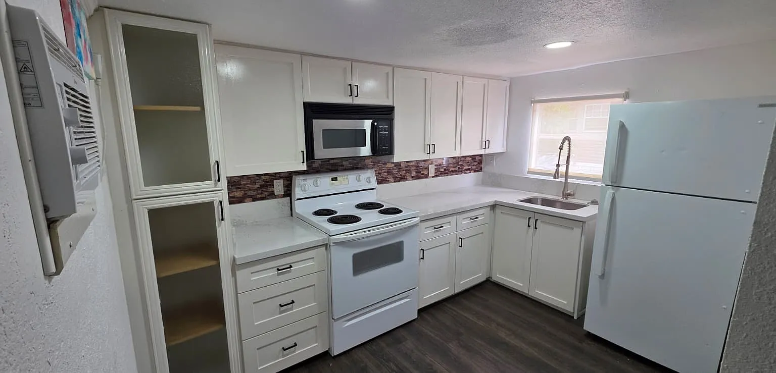 1 bed, 250 sqft, $1,200 — Photo 2