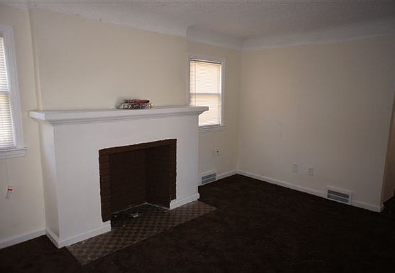 19668 Goulburn living area