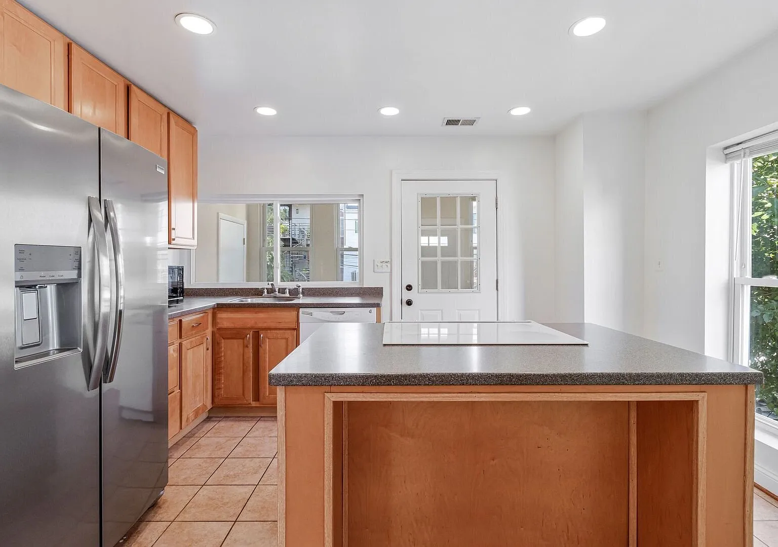 Spacious 2BR Park View Home with 2.5 Baths & Modern Amenities — Photo 2