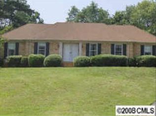 817 Applegate Ct, Gastonia, NC 28054