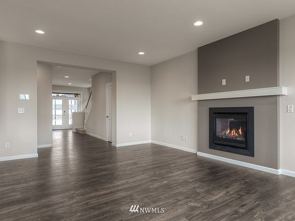 2nd image of 2825 Cassius Street NE #160