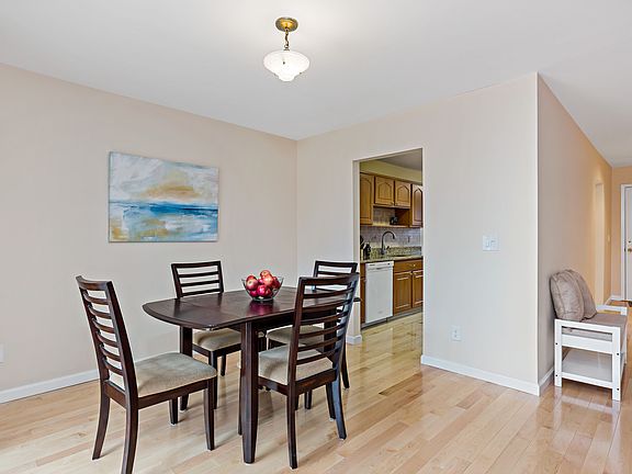 JanetB-55 Bridle Path-5.JPG