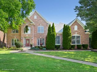 39W740 Walt Whitman Rd, St Charles, IL 60175