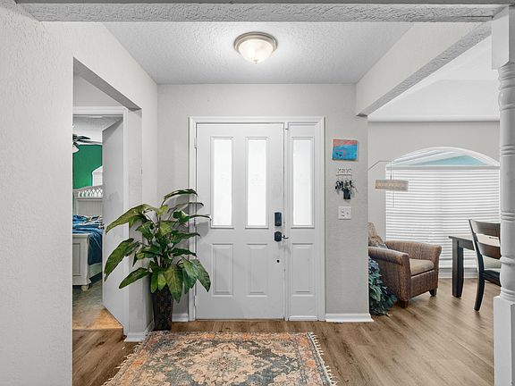 4th image of 2961 SE LANDER Avenue