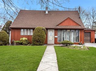 22 Arden Rd, East Rockaway, NY 11518