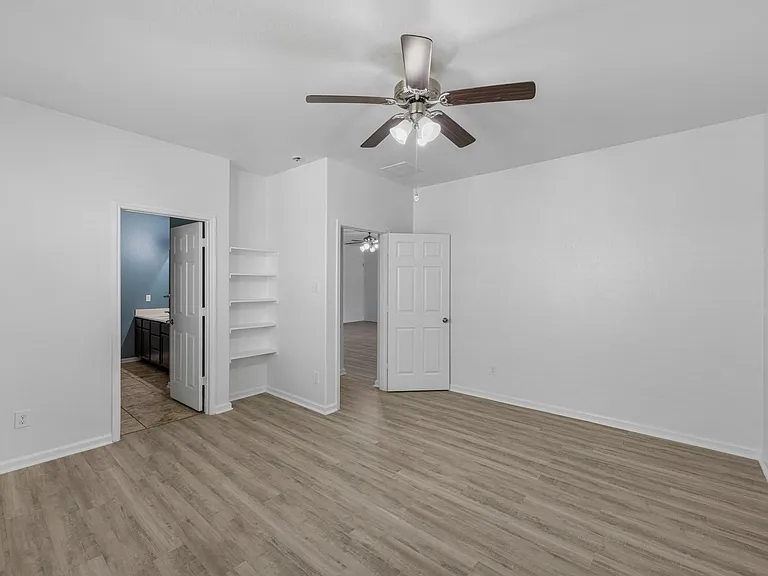 4810 Jarl Ct — Photo 8