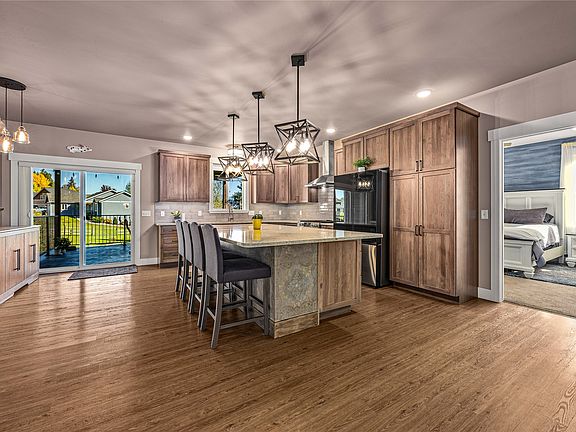 3rd image of 300 Maroon Ct