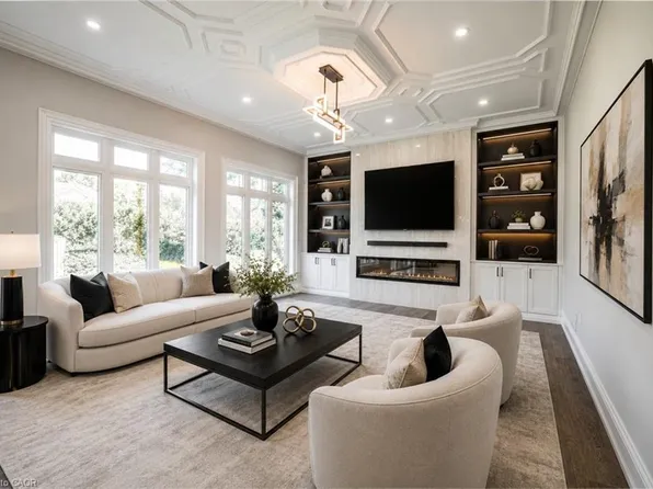 31 Bayside Ct, Burlington, ON L7T 1M8