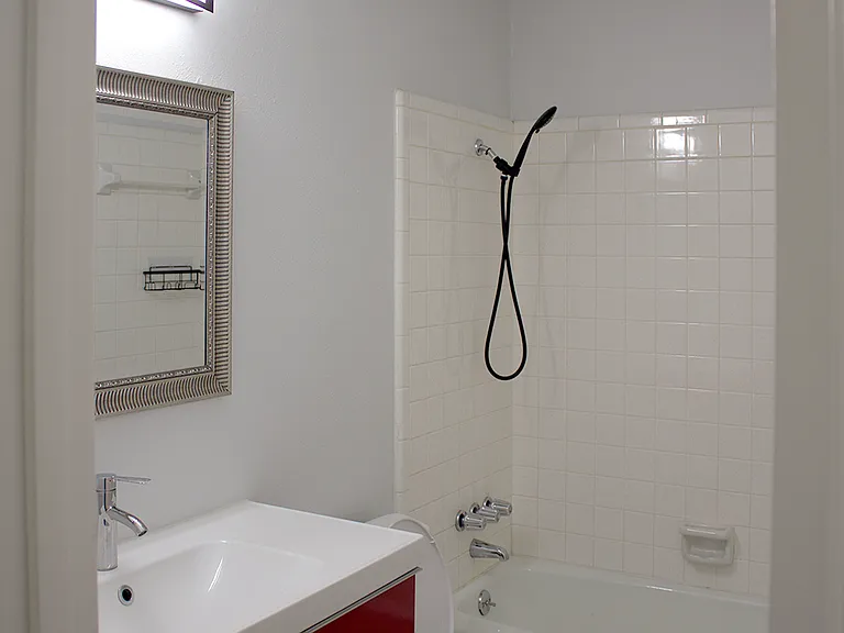 2305 Harvard Dr — Photo 14