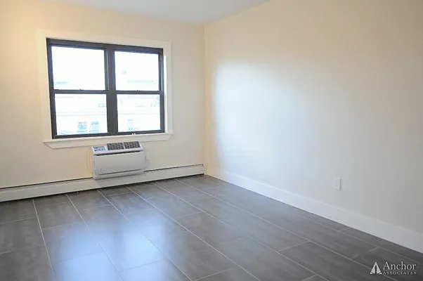 Rented by Anchor Associates | media 11