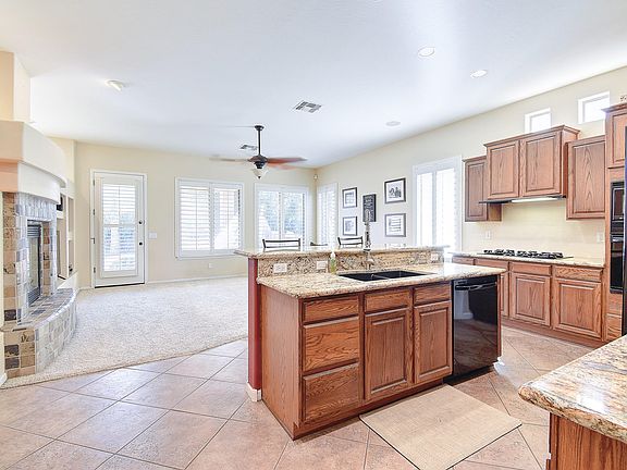 2nd image of 377 E Julian Dr