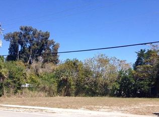 2431 Shadowlawn Dr, Naples, FL 34112