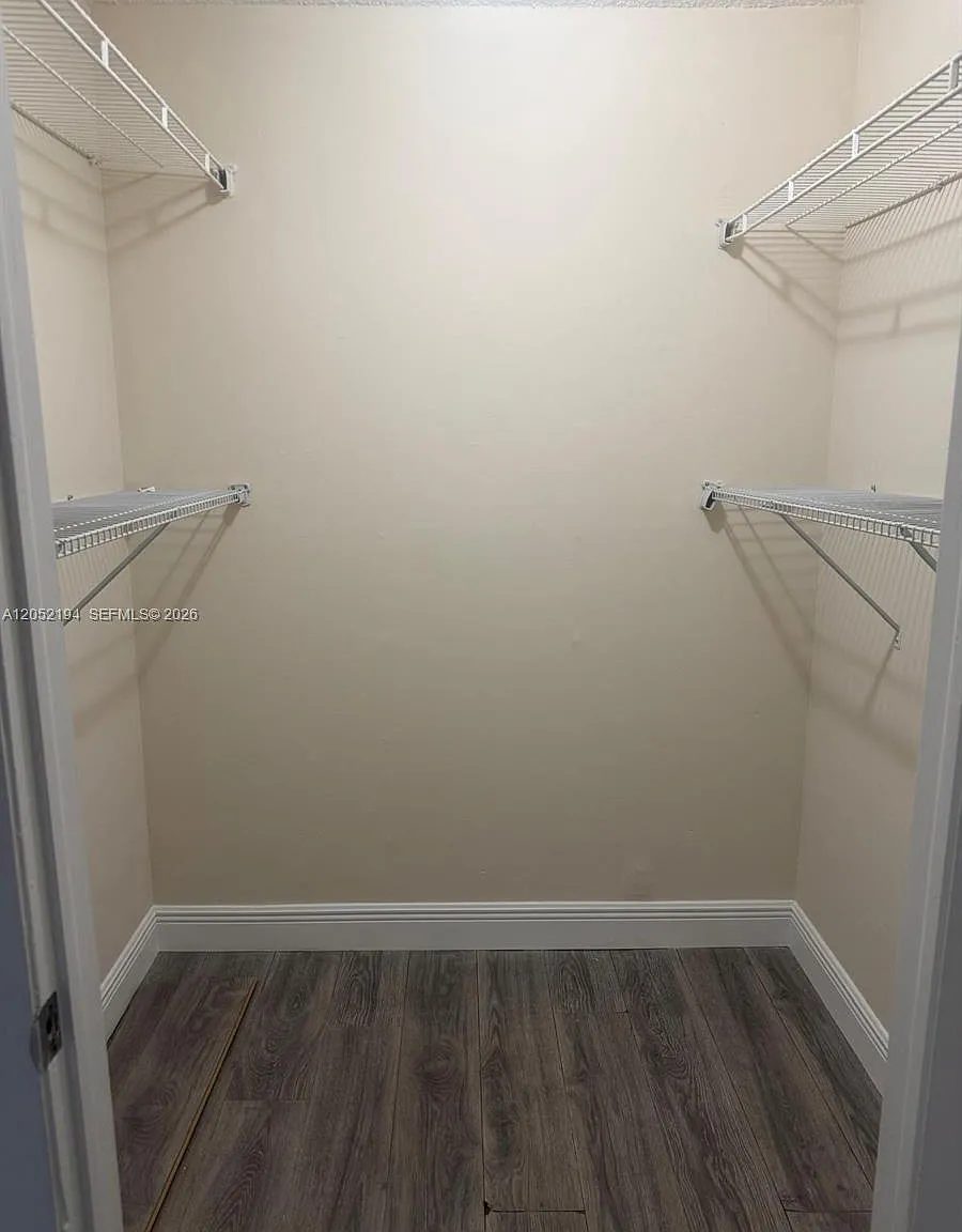 2 bed, 867 sqft, $2,200 — Photo 3