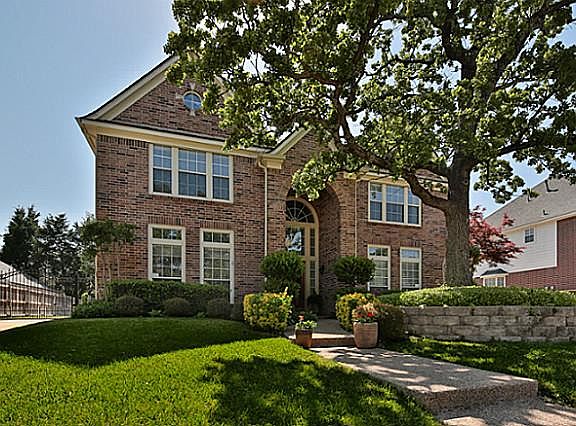 2nd image of 813 Doral Dr