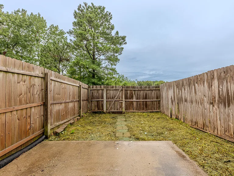 22 Terri Sue Ct — Photo 3