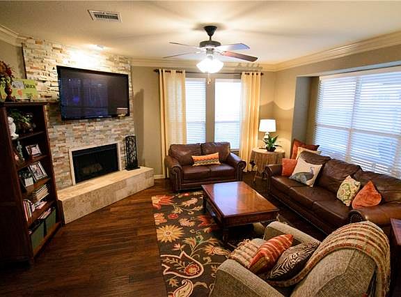2nd image of 4420 Moonlight Dr