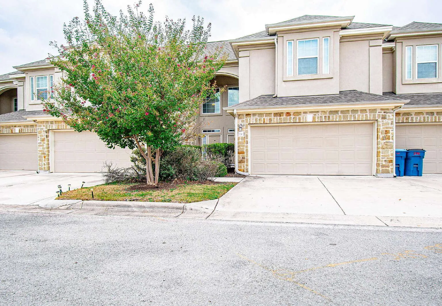 1101 E Parmer Ln — Photo 1
