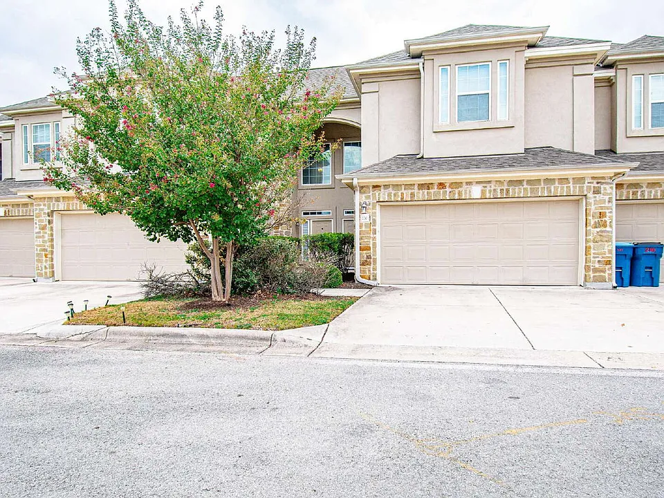 1101 E Parmer Ln #220