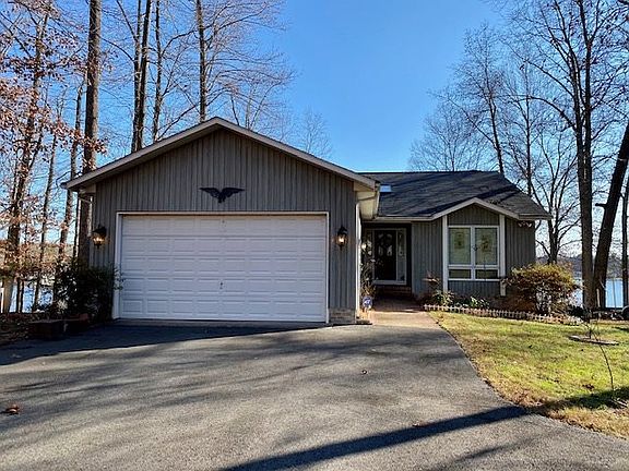 2nd image of 695 N Lakeshore Dr