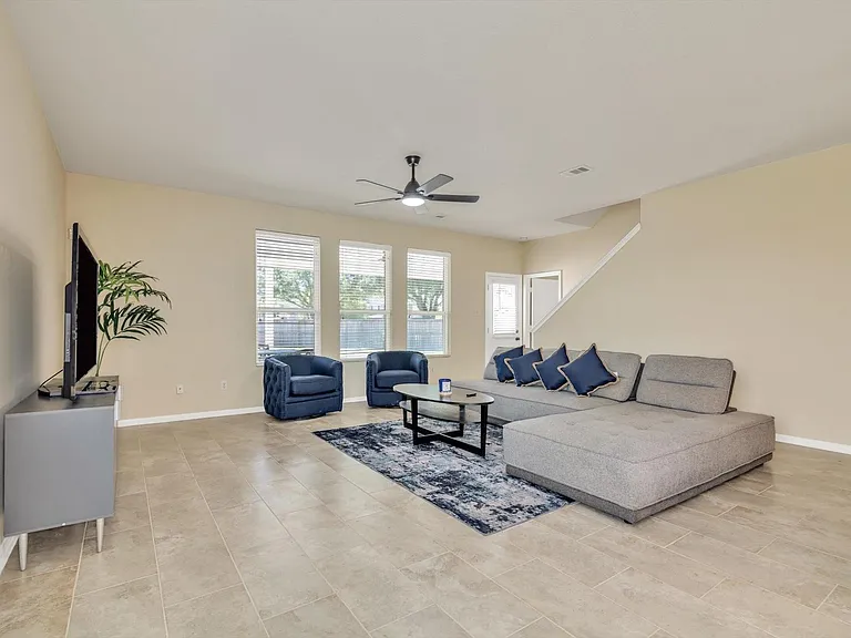 1722 Sun Point Ct — Photo 3