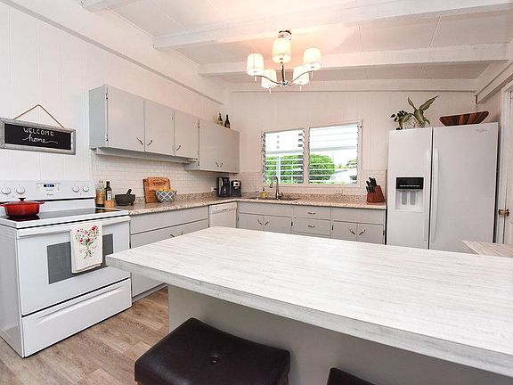 5th image of 889 Akalei Pl