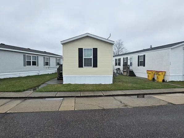 744 Cour Vl #744, Warren, MI 48091