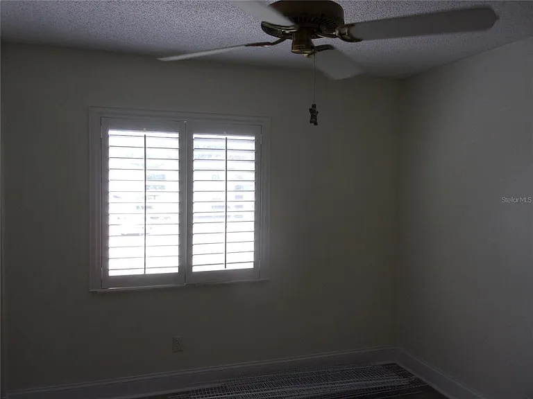 132 E Cypress Ct — Photo 11