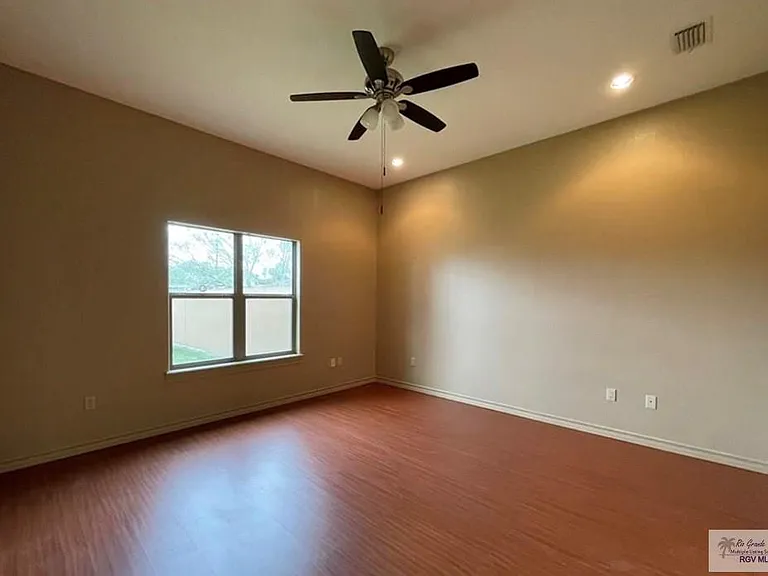 2459 Salerno Dr — Photo 10