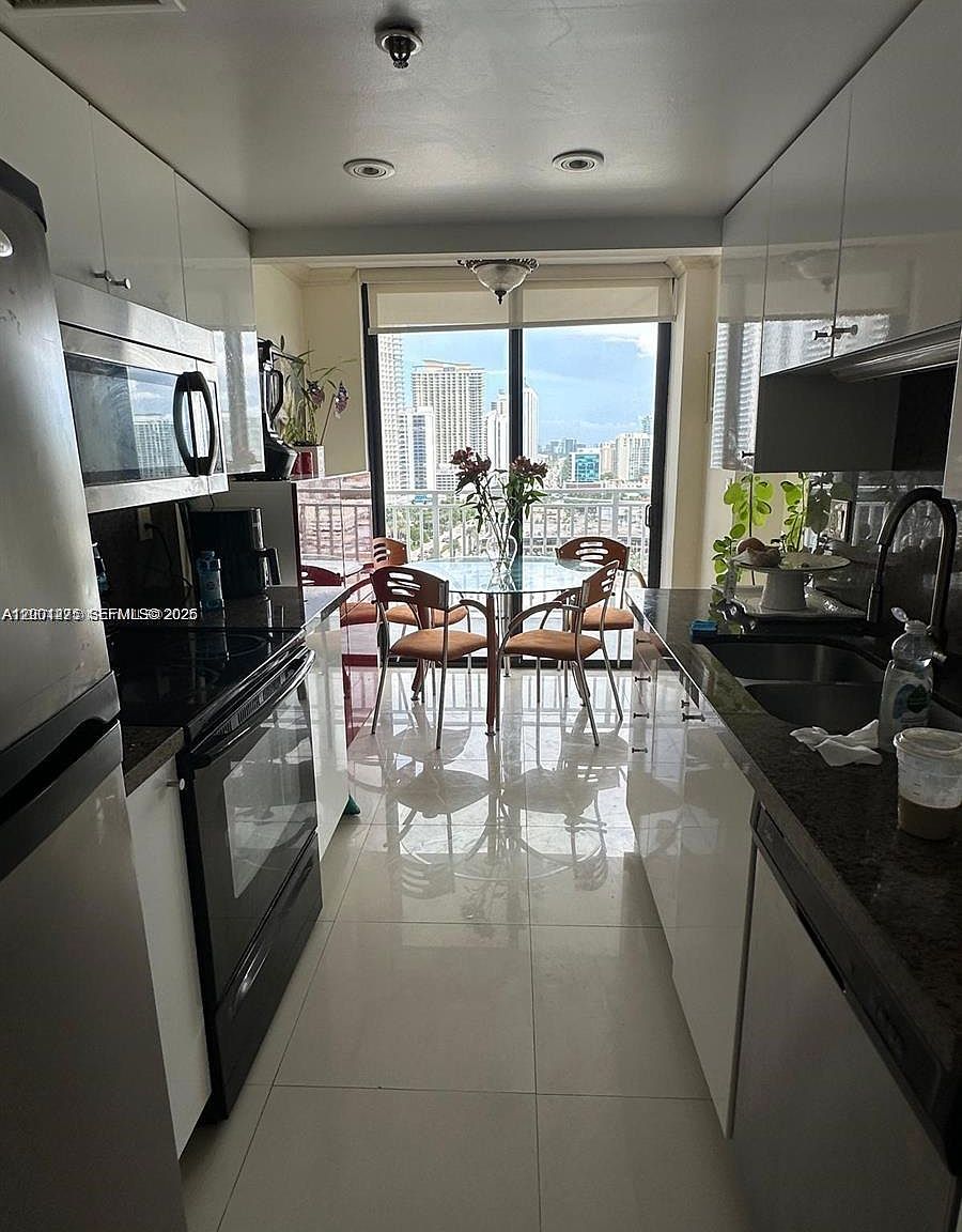 210 174th St APT 2202 · 5